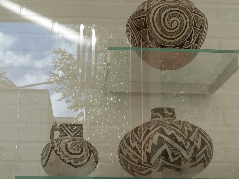 Precolumbian pots 20160911_144713.png