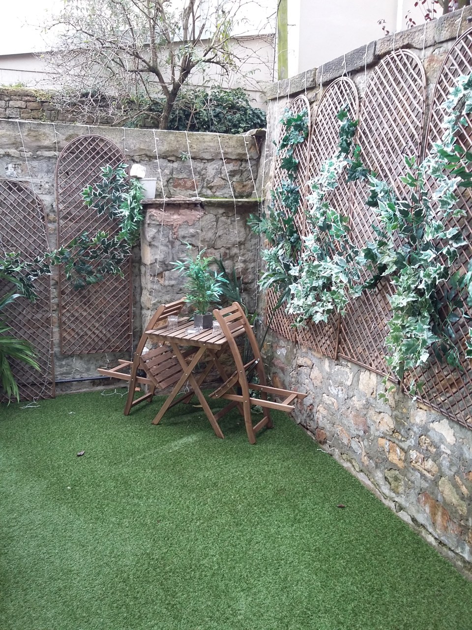 lancaster-courtyard-20161113_101336